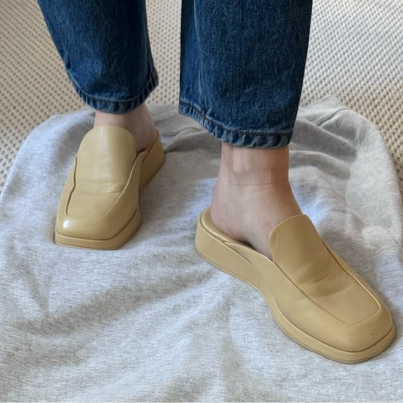 Vince Loafers - Picture 2 of 5